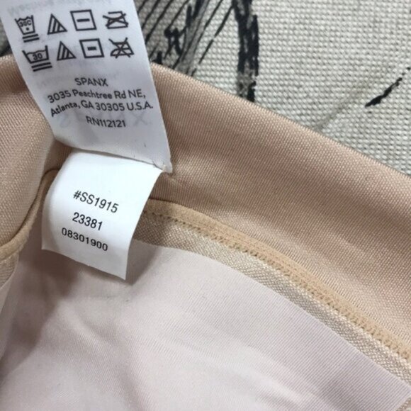 Spanx Shapewear OnCore High-Waist Short - Picture 8 of 9